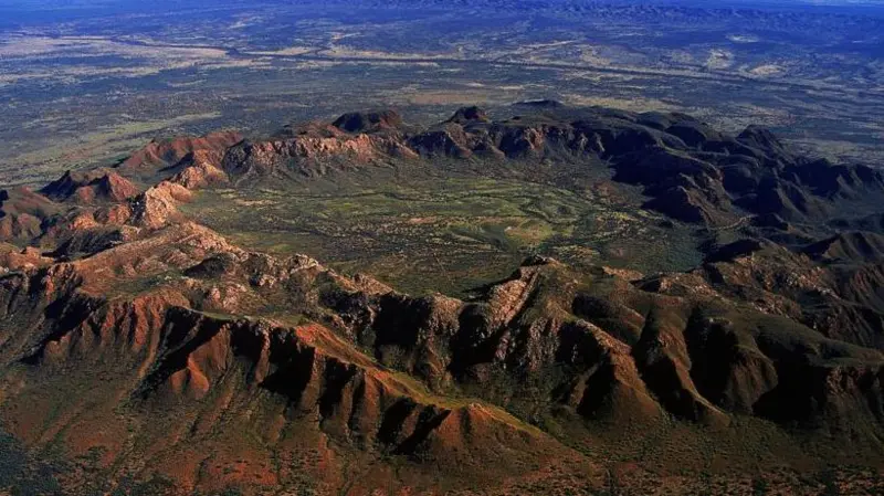 16e6ede0-81a3-11ef-b9cf-b3b8b58e312b.jpg Asteroide que extinguiu dinossauros veio 'acompanhado' de outro que teria causado tsunami de 800 m de altura